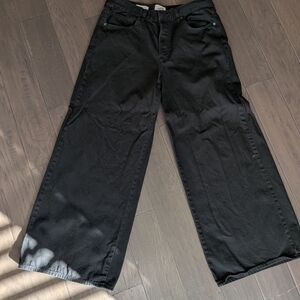 Black Wide-Leg Jeans